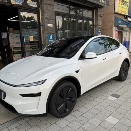 테슬라 모델Y 주니퍼 신차패키지 블락포디 스카이블루 안산썬팅