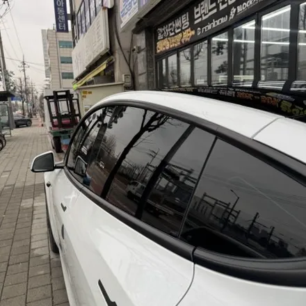 1년 동안 미루다 결국 썬팅 시공한 테슬라 모델Y 레인보우 프리미엄 IS200 후기 안산 / 경기 안산
