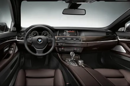 BMW F10 520D 엠비언트 순정 너무 밋밋하죠? 무빙으로 광량업 추천합니다 / 인천 남동구