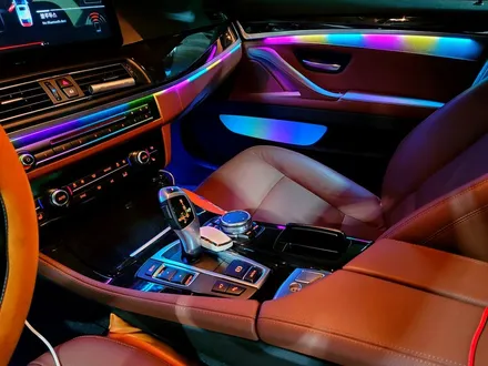 중고 BMW F10 5시리즈 무빙 엠비언트 튜닝으로 실내 풀체인지 / 인천 남동구