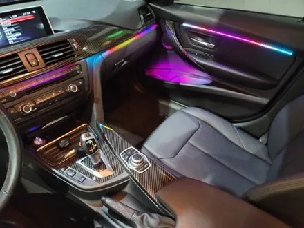 선명한 BMW F30 320d 3시리즈 엠비언트 라이트 / 인천 남동구