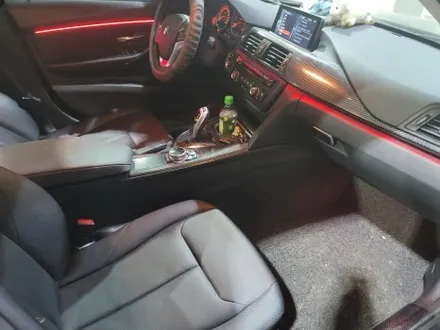 BMW F30 3시리즈 엠비언트 비노출 무드등이 선사하는 선명한 빛 / 인천 남동구