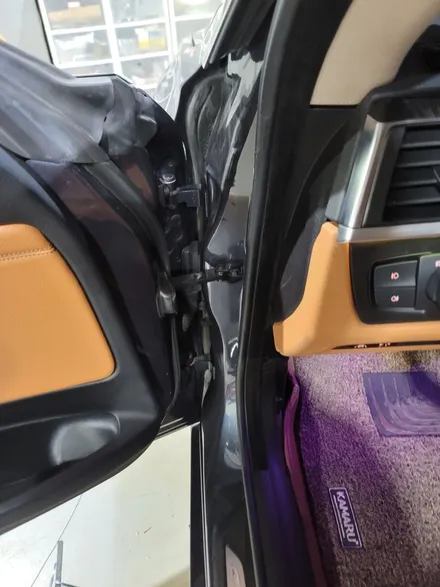 BMW F30 3시리즈 엠비언트 비노출 무드등이 선사하는 선명한 빛 / 인천 남동구