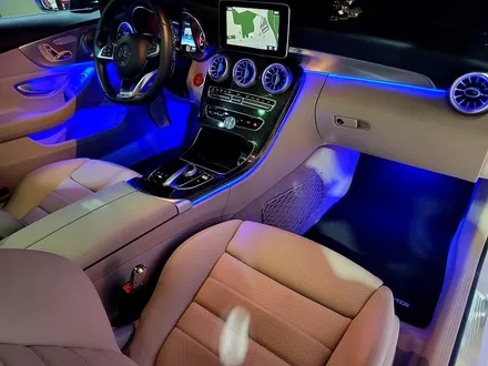 벤츠 C250 C220D 엠비언트 광량업과 송풍구의 환상적인 조합 / 인천 남동구