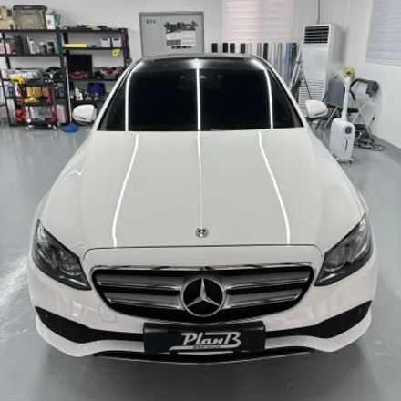 메르세데스 벤츠 E-class (E220d) 루프스킨 제거 및 재시공 3M 2080 Gloss Black / 창원 팔용동