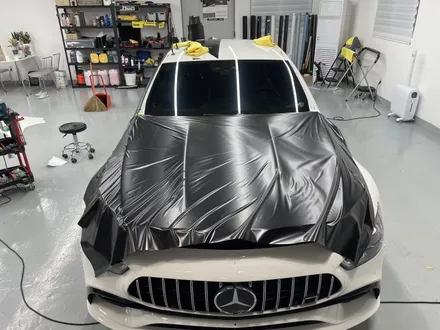 메르세데스 벤츠 AMG GT 43 4도어 에이버리 사틴 블랙 전체랩핑 / 창원 팔용동