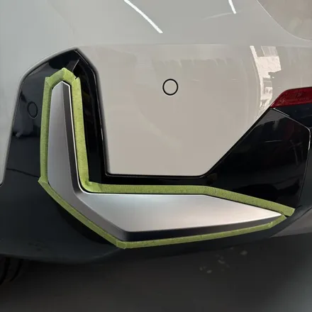 창원랩핑-BMW IX1 포인트랩핑 전기차는 전기차답게 사틴블루로 포인트랩핑!! EV를 더욱더 EV스럽게. 경남랩핑 마산랩핑 경북랩핑 구미랩핑 포인트랩핑 IX1랩핑 / 창원 팔용동