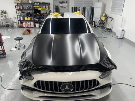 메르세데스 벤츠 AMG GT 43 4도어 에이버리 사틴 블랙 전체랩핑 / 창원 팔용동