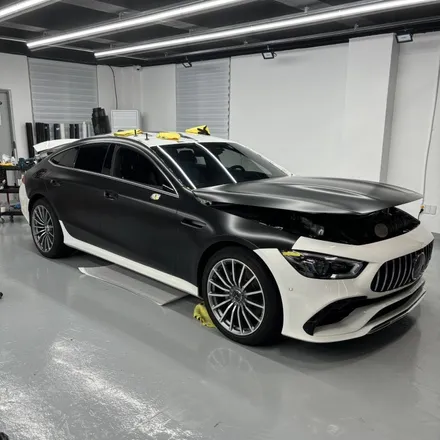메르세데스 벤츠 AMG GT 43 4도어 에이버리 사틴 블랙 전체랩핑 / 창원 팔용동