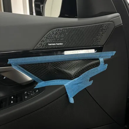 창원랩핑 BMW G60 신형 5시리즈 실내랩핑 (에이버리 무광 카본) / 창원 팔용동