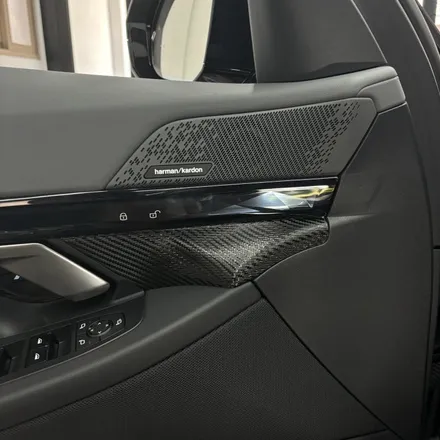 창원랩핑 BMW G60 신형 5시리즈 실내랩핑 (에이버리 무광 카본) / 창원 팔용동