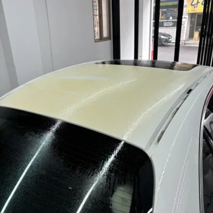 메르세데스 벤츠 E-class (E220d) 루프스킨 제거 및 재시공 3M 2080 Gloss Black / 창원 팔용동