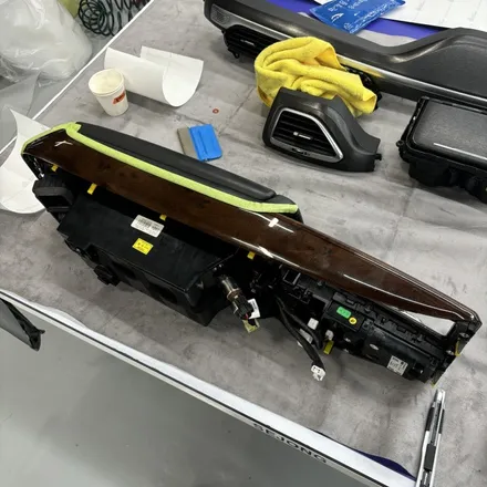 창원 실내랩핑 제네시스 EQ900 실내 인테리어 랩핑 (에이버리 브러쉬블랙) 우드->브러쉬블랙 / 창원 팔용동