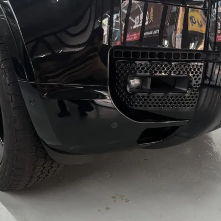 창원랩핑-랜드로버 디팬더 블랙팩 클래딩 고광택랩핑 PlanB PET Gloss Black 경남 마산 고광택랩핑 디팬더하단부 랩핑 올블랙으로 변신! / 창원 팔용동