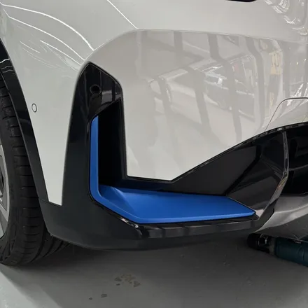 창원랩핑-BMW IX1 포인트랩핑 전기차는 전기차답게 사틴블루로 포인트랩핑!! EV를 더욱더 EV스럽게. 경남랩핑 마산랩핑 경북랩핑 구미랩핑 포인트랩핑 IX1랩핑 / 창원 팔용동
