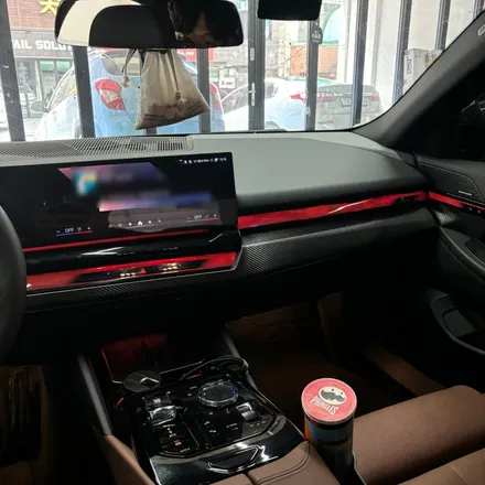 창원랩핑 BMW G60 신형 5시리즈 실내랩핑 (에이버리 무광 카본) / 창원 팔용동