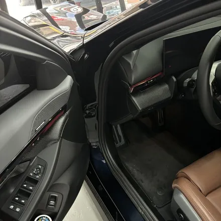 창원랩핑 BMW G60 신형 5시리즈 실내랩핑 (에이버리 무광 카본) / 창원 팔용동