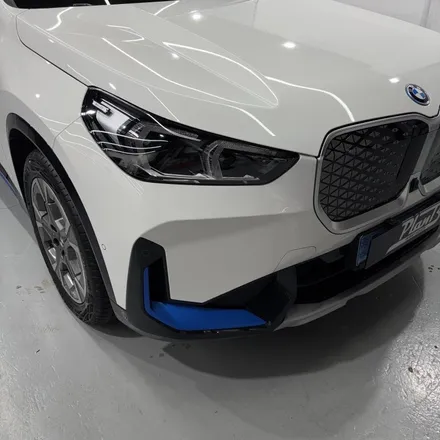 창원랩핑-BMW IX1 포인트랩핑 전기차는 전기차답게 사틴블루로 포인트랩핑!! EV를 더욱더 EV스럽게. 경남랩핑 마산랩핑 경북랩핑 구미랩핑 포인트랩핑 IX1랩핑 / 창원 팔용동