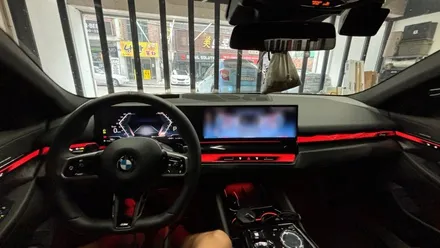 창원랩핑 BMW G60 신형 5시리즈 실내랩핑 (에이버리 무광 카본) / 창원 팔용동