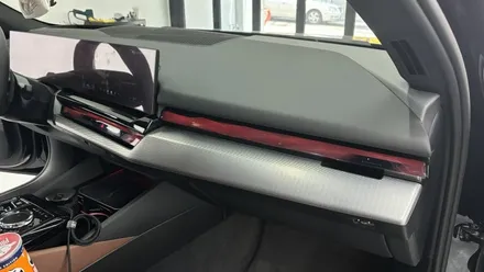 창원랩핑 BMW G60 신형 5시리즈 실내랩핑 (에이버리 무광 카본) / 창원 팔용동