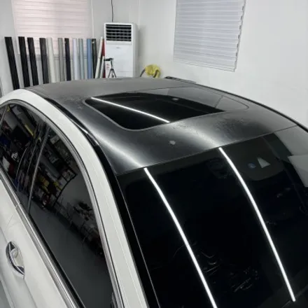 메르세데스 벤츠 E-class (E220d) 루프스킨 제거 및 재시공 3M 2080 Gloss Black / 창원 팔용동