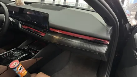 창원랩핑 BMW G60 신형 5시리즈 실내랩핑 (에이버리 무광 카본) / 창원 팔용동