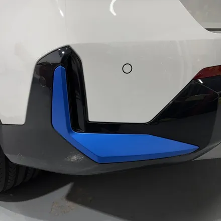 창원랩핑-BMW IX1 포인트랩핑 전기차는 전기차답게 사틴블루로 포인트랩핑!! EV를 더욱더 EV스럽게. 경남랩핑 마산랩핑 경북랩핑 구미랩핑 포인트랩핑 IX1랩핑 / 창원 팔용동
