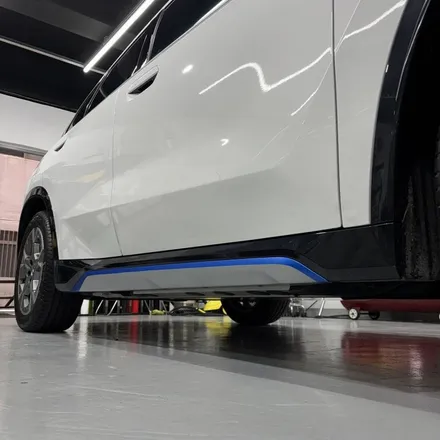 창원랩핑-BMW IX1 포인트랩핑 전기차는 전기차답게 사틴블루로 포인트랩핑!! EV를 더욱더 EV스럽게. 경남랩핑 마산랩핑 경북랩핑 구미랩핑 포인트랩핑 IX1랩핑 / 창원 팔용동