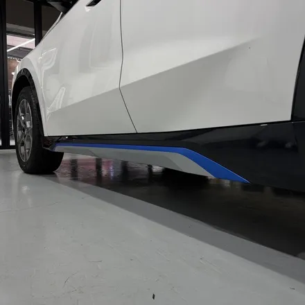 창원랩핑-BMW IX1 포인트랩핑 전기차는 전기차답게 사틴블루로 포인트랩핑!! EV를 더욱더 EV스럽게. 경남랩핑 마산랩핑 경북랩핑 구미랩핑 포인트랩핑 IX1랩핑 / 창원 팔용동