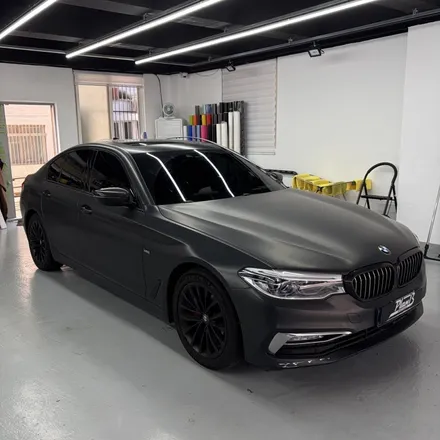 창원랩핑 잘하는곳! BMW 520D(G30) 플랜비창원점에서 8년 전 신차컨디션으로 완벽히 복구해드렸습니다. 기존 랩핑 제거 후 벤츠 에메랄드그린 전체랩핑+크롬죽이기 경남마산랩핑 / 창원 팔용동