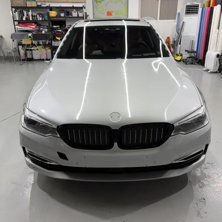 창원랩핑 잘하는곳! BMW 520D(G30) 플랜비창원점에서 8년 전 신차컨디션으로 완벽히 복구해드렸습니다. 기존 랩핑 제거 후 벤츠 에메랄드그린 전체랩핑+크롬죽이기 경남마산랩핑 / 창원 팔용동