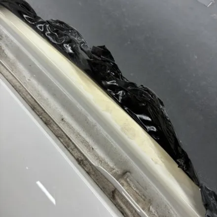 메르세데스 벤츠 E-class (E220d) 루프스킨 제거 및 재시공 3M 2080 Gloss Black / 창원 팔용동