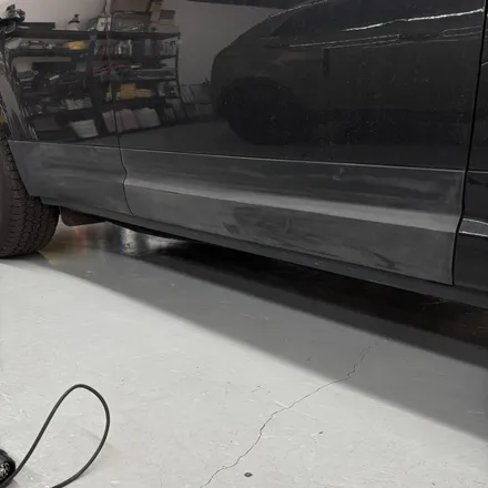 창원랩핑-랜드로버 디팬더 블랙팩 클래딩 고광택랩핑 PlanB PET Gloss Black 경남 마산 고광택랩핑 디팬더하단부 랩핑 올블랙으로 변신! / 창원 팔용동