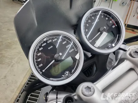 BMW 알나인티 랩핑, 3M 사틴 알루미늄 화이트 (사틴실버), 기름탱크, 휀다 랩핑 & 라이트, 계기판 PPF 하남 LK게러지 / 하남, 미사