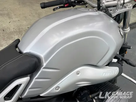 BMW 알나인티 랩핑, 3M 사틴 알루미늄 화이트 (사틴실버), 기름탱크, 휀다 랩핑 & 라이트, 계기판 PPF 하남 LK게러지 / 하남, 미사