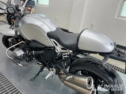 BMW 알나인티 랩핑, 3M 사틴 알루미늄 화이트 (사틴실버), 기름탱크, 휀다 랩핑 & 라이트, 계기판 PPF 하남 LK게러지 / 하남, 미사