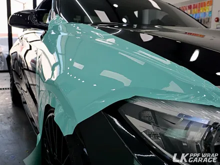 내 차량을 트랜디한 컬러로 랩핑하고 싶다면? BMW M2(F87) 오토벨벳 고광택 티파니블루 전체랩핑 / 하남 신장동