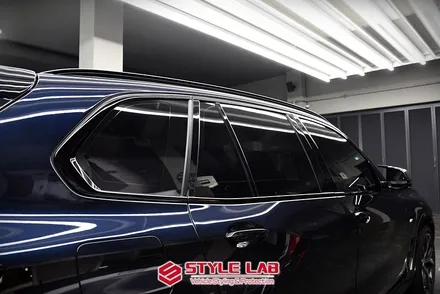 크롬죽이기 최고! BMW X5 모델을 상위버전으로 업글했어요. M 모델에 들어가는 블랙몰딩! 헤드라이트 PPF는 필수예요. / 하남시 초일동