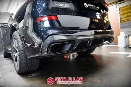 크롬죽이기 최고! BMW X5 모델을 상위버전으로 업글했어요. M 모델에 들어가는 블랙몰딩! 헤드라이트 PPF는 필수예요. / 하남시 초일동