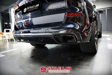 크롬죽이기 최고! BMW X5 모델을 상위버전으로 업글했어요. M 모델에 들어가는 블랙몰딩! 헤드라이트 PPF는 필수예요. / 하남시 초일동
