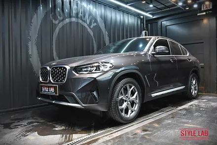 실내랩핑으로 분위가 전환! BMW X4의 관리힘든 블랙하이그로시. 3M 카본 블랙 랩핑으로 분위기와 관리 두마리 토끼 잡기! 하남랩핑 전문점 스타일랩 / 하남, 송파, 강동, 경기광주