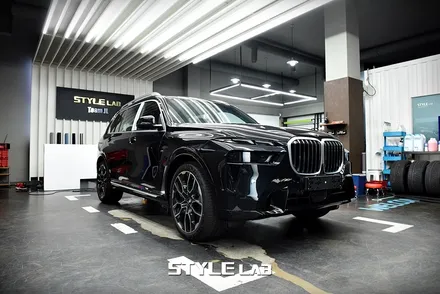 BMW X7 LCI 모델 올블랙 만들기. 블랙그릴 교체와 크롬죽이기 랩핑 / 하남시 초일동