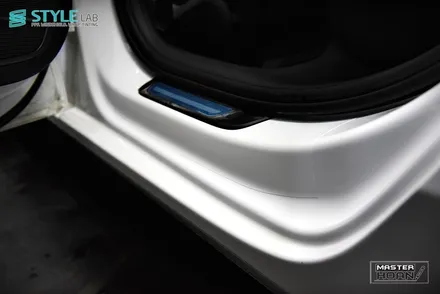 아우디 A4 생활보호패키지 + 도어스텝 PPF / 실내 카본랩핑 / 3M 1080 시리즈 카본 블랙 시공 / 스타일랩 하남점 / 하남시 초일동