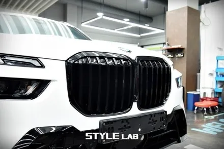 하남 크롬죽이기 BMW X7 LCI 신차출고 전에 순정형 블랙그릴 교체와 크롬죽이기, 사이드미러 랩핑하기 / 스타일랩 / 하남시 초일동