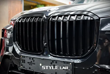 BMW X7 LCI 모델 올블랙 만들기. 블랙그릴 교체와 크롬죽이기 랩핑 / 하남시 초일동
