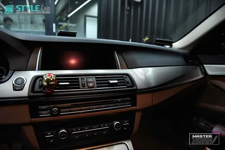 BMW 528i(F10) 실내랩핑,사이드미러랩핑+3M브러쉬드티타늄+3M사틴화이트알루미늄+미사강변도시랩핑+하남랩핑+스타일랩 / 하남시 초일동