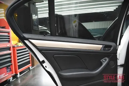 실내랩핑으로 오랜된 느낌을 리프레쉬 하세요! BMW E46 325i 실내 인테리어 트림을 새롭게 단장~ 3M 브러쉬드  티타늄으로 랩핑했어요. /  하남, 강동랩핑 스타일랩 / 하남, 송파, 강동, 경기광주