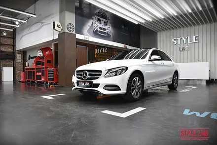 벤츠 C클래스 C200 중고차 구매 후 바로 랩핑으로 색상 바꿔주기! 3M 유광 화이트 전체랩핑 했습니다. 하남랩핑 전문점 스타일랩에서 시공했어요. / 하남, 송파, 강동, 경기광주