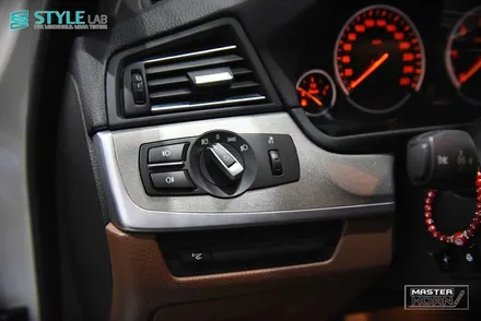 BMW 520d(F10) 실내랩핑+3M1080시리즈 브러쉬드티타늄+하남랩핑+미사강변도시랩핑+스타일랩하남점 / 하남시 초일동