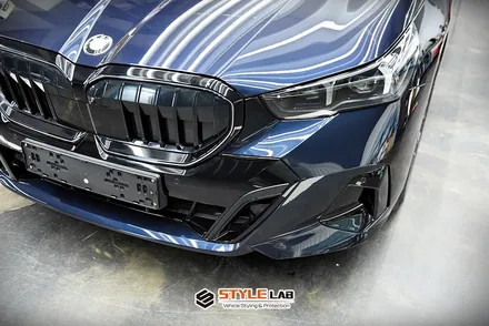 BMW 530i 메디테리안 블루에 강력한 갑옷을 입혀보자. 본넷은 장폭 써야지! PPF 시공 탑클래스가 있는 하남 스타일랩 / 하남시 초일동